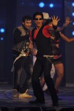 Shahrukh Khan at the audio release of Ra.One in Filmcity, Mumbai on 12th Sept 2011 (21).JPG